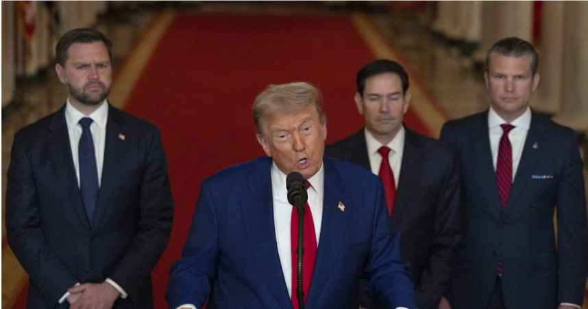 由左至右為美國副總統范斯、總統川普、國務卿盧比奧、國防部長赫格塞斯。（圖／達志／美聯社）（圖／達志／美聯社）