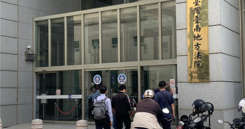 黃姓女兵與楊姓女同袍在軍中發展出同志情，違規租屋同居，被楊母告到軍中，黃女告楊母誹謗不起訴，楊母反告黃女誣告及求償，被台南地方法院判刑5月、緩刑2年，賠償2萬元。（圖／本報資料照片）