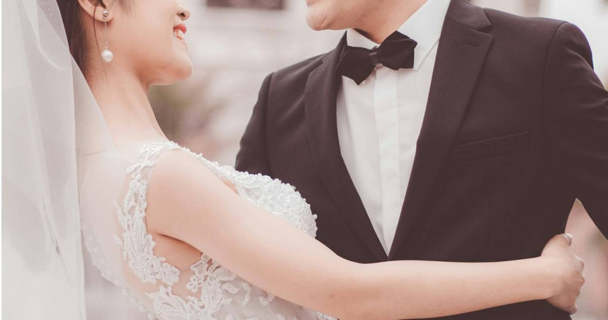 原PO表示,哥哥在國外工作跟東南亞妹結婚。(示意圖/Pexels)