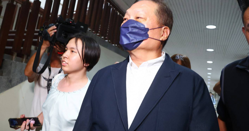 東森集團總裁王令麟17日下午出庭作證，還原介紹好友捐贈政治獻金給民眾黨的過程。（圖／翻攝畫面）