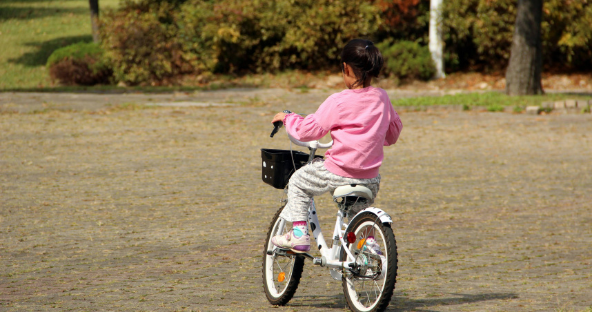 男子因女兒與少年擦撞，情緒失控痛毆對方，士林地院依傷害罪判處拘役25日，並不得易科罰金。（圖／示意圖，Unsplash）