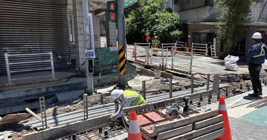 基隆市政府建置基隆市道路挖掘管理系統，但基隆審計室查出有不少逾期施工、重複開挖等問題，要求市府改善。（圖／中國時報張志康攝）