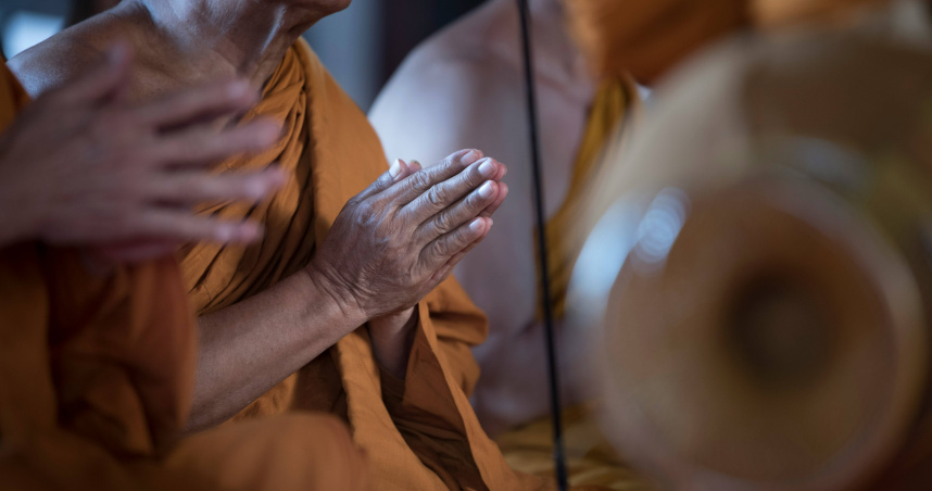 有些信眾常會因宗教被無良道士、和尚騙財騙色。（示意圖／翻攝自unsplash）