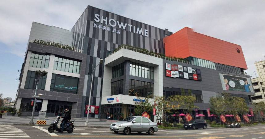 台中站前秀泰影城發生2名少女遭男子痛毆暴力事件。（圖／翻攝自Google Map）