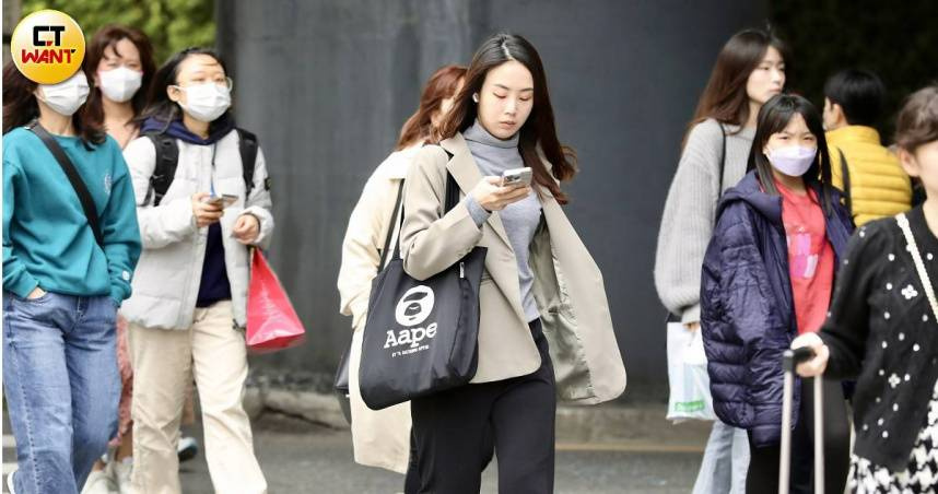 明天熱帶性低氣壓TD20或其所生成的颱風「米塔」外圍環流沉降影響，新北白天有機會出現38度極端高溫。（示意圖／方萬民攝）