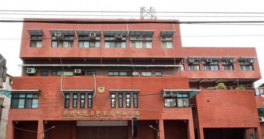 中和警分局許姓小隊長20日酒駕被抓，遭記2大過將免職。（圖／翻攝畫面）