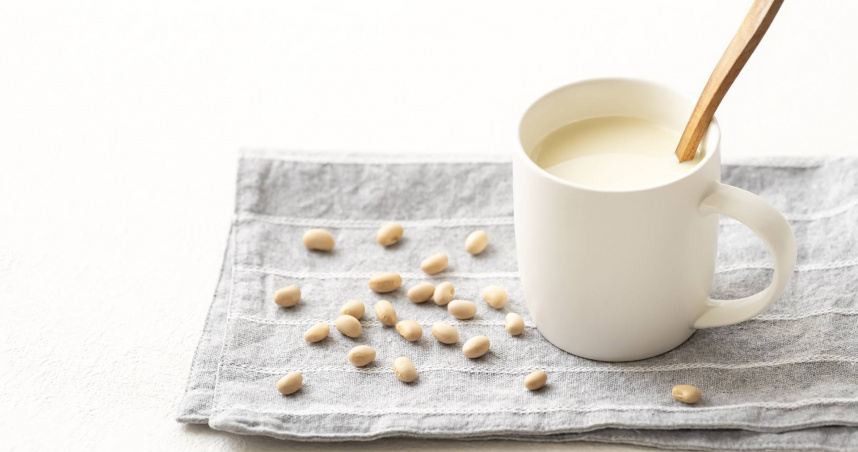 徐慈家指出，豆漿是豆魚蛋肉類，天然鈣含量不高，是補蛋白質、增肌、控脂的好選擇。（示意圖／photoAC）