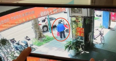 根據案發前監視器畫面，許男當天早已在活動會場外等候。（圖／翻攝自三立新聞網）
