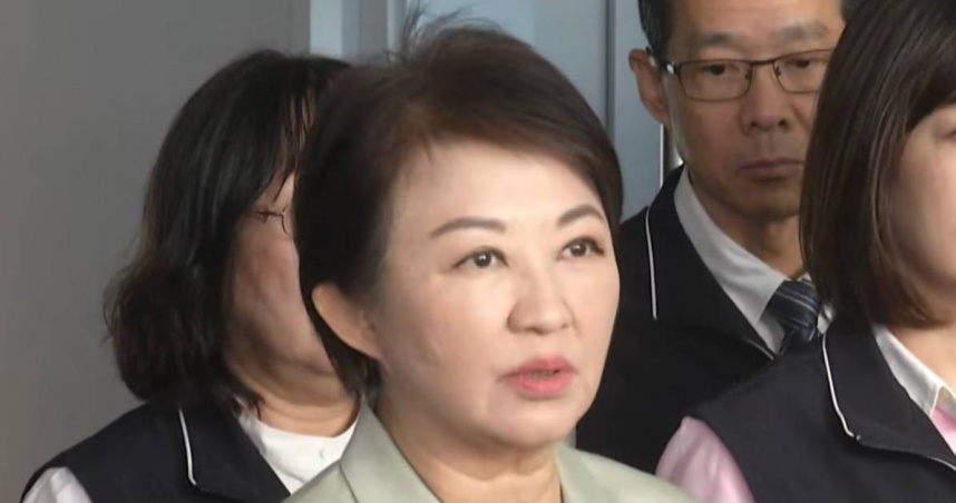 盧秀燕表示，針對涉及致癌油品的台中在地公司，依據食安相關法規，開罰最高額度，每家罰300萬元。（圖／截自中天電視直播）