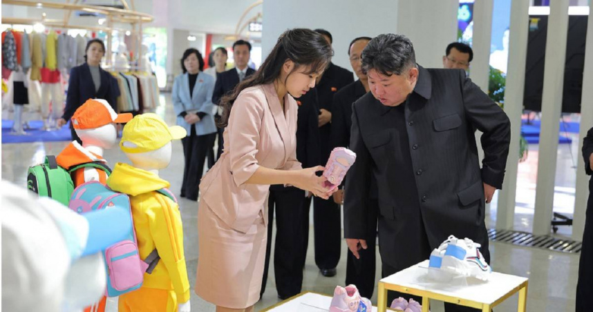 北韓官媒朝中社19日發布一系列金正恩現身照片闢謠。（圖／達志／美聯社）