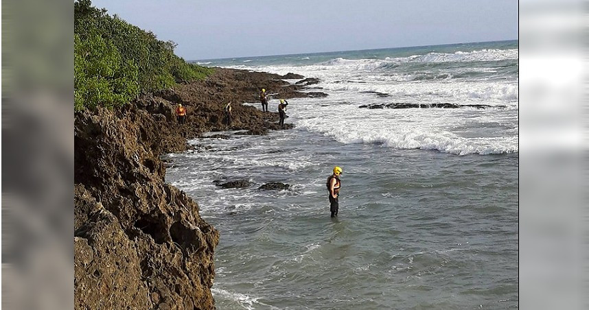圖說-墾丁驚傳男大生遭浪捲走　警消今早尋獲遺體