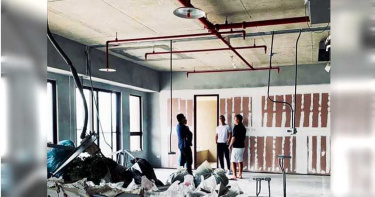 異材拼接賺億把2/為唸美工自賺學費 進事務所工作偷學技術卻差點丟飯碗