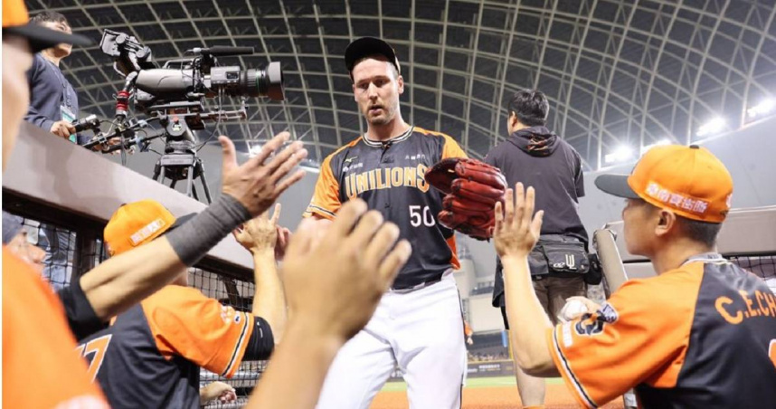 統一獅洋投布雷克前5局沒讓中信兄弟越雷池一步。（圖／統一獅提供）