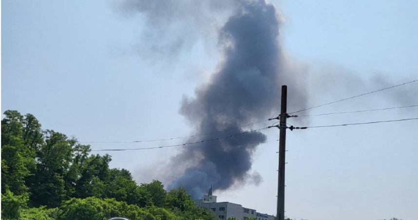 南韓一架海軍輕型機今（29日）下午驚傳在慶尚北道浦項市失控墜毀，傳出機上4人已全數罹難。（圖／擷取自X）