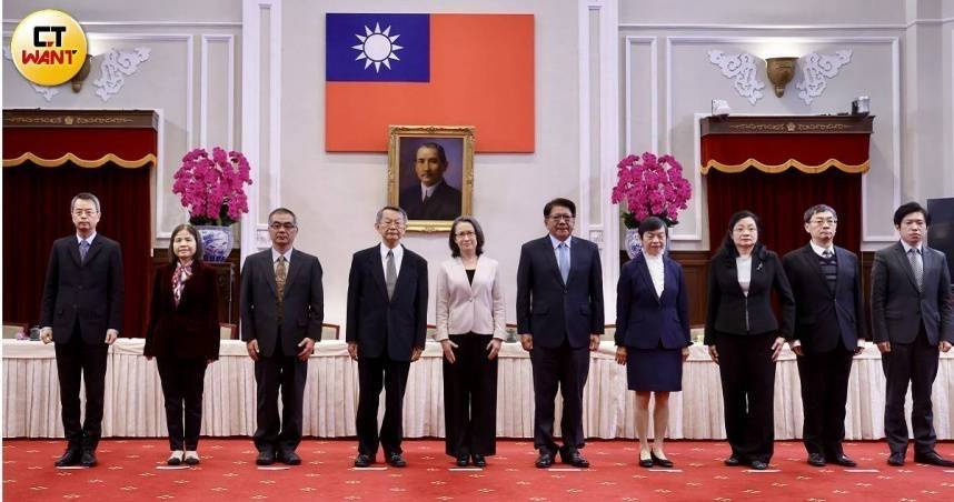 副總統蕭美琴3月21日於總統府大禮堂主持「114年司法院正、副院長及大法官被提名人介紹記者會」。（圖／方萬民攝）