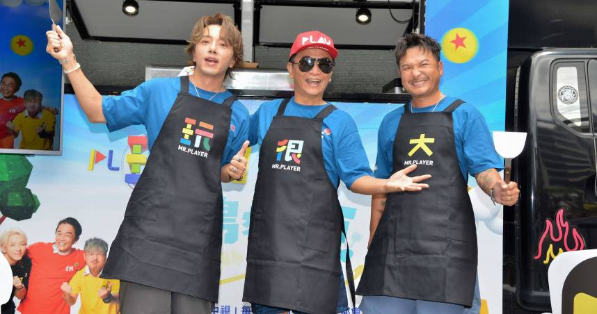 坤達（左起）、吳宗憲和KID駁斥《綜藝玩很大》收攤傳言。（圖／三立提供）