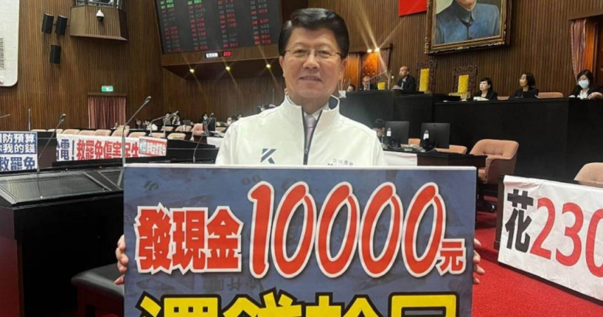 謝龍介質疑，就算稅率是10％，他也預言會有許多勞工失業、沒工作「難道沒聽說部分企業已考慮或準備裁員嗎，勞工都要失業了，關稅談判怎麼還在搞黑箱」。（圖/謝龍介臉書）