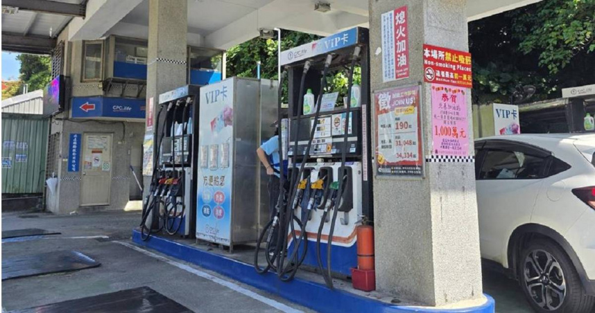 今年5月，有民眾在基隆市中山區中和路的加油站花了100元加油，就中了1000萬元的特別獎。（國稅局基隆分局提供／張志康基隆傳真）