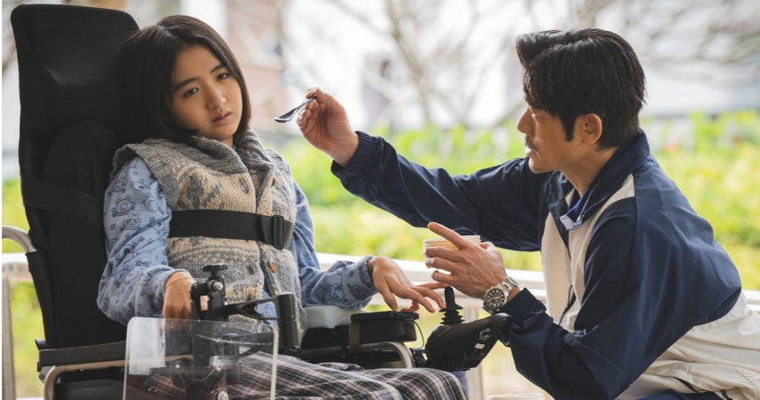 郭富城與許恩怡飾演一對父女，劇情暖心動人。（圖／華映娛樂提供）