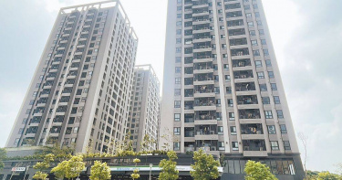 桃園社宅住戶抱怨管理制度缺乏人性，比大學宿舍還嚴苛，小至未領取包裹、代刷門禁卡等輕微事項都會被記點，恐造成租約終止影響居住權益。（圖／中國時報呂筱蟬攝）