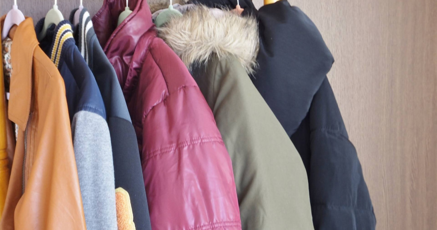 黃大米的媽媽整理出一些衣物要捐，結果捐的全是女兒的衣服。（示意圖／photoAC）