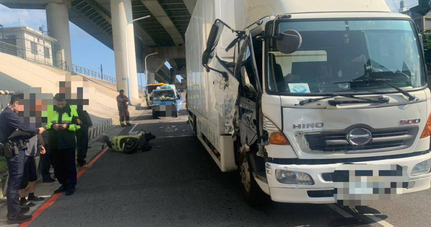 大貨車司機疑身體不適失控　5車捲入火線4人受傷卡駕駛座待救