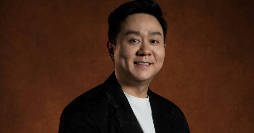 出生於武漢的劉胡軼曾任吳青峰、楊千嬅、易烊千璽、王俊凱等天王天后的專輯及單曲製作人。（圖／劉胡軼提供）