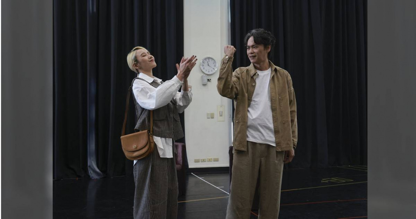 方宥心表示這是首次與黃鐙輝合作，排練過程中很常被他逗笑。（圖／瘋戲樂）