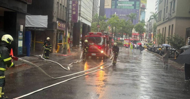 北市中正區秀山街上的德立莊酒店4日上午近10時許，發生一起火警事故。（圖／翻攝畫面）