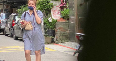 李妍憬凸肚飄嬸味 友人「大便理論」助她走出輕生念頭