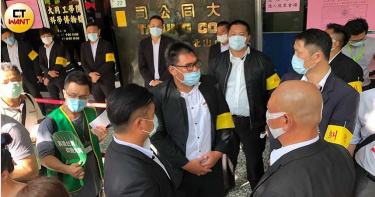 大同股東會/爆肢體衝突 黑衣人攔阻管制市場派代表進場
