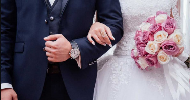 他新婚1年慘被戴綠帽!怒離婚「秒娶75歲岳母」 前妻想復合…母女共搶一夫