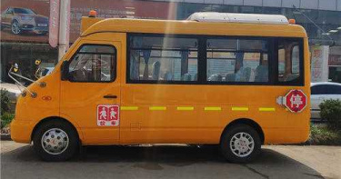 忘記叫下車!2幼童被鎖娃娃車 高溫曝曬到中午…宣布腦死