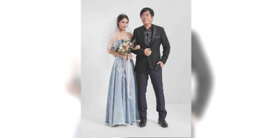 〈聽海〉作曲人結婚11年 夫妻首拍婚紗閃瞎眾人