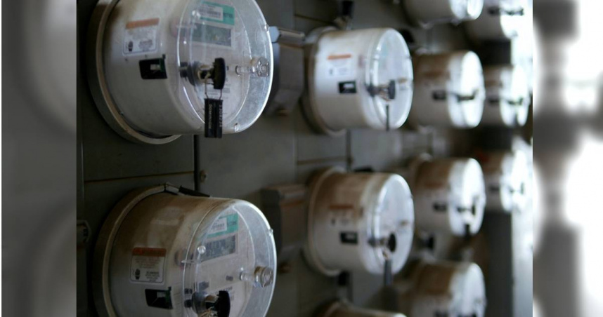 一名網友在網路上發文，表示他們一家三口2個月的電費才不到270元，但「公共電費」卻高達800元。（示意圖／Pixabay）