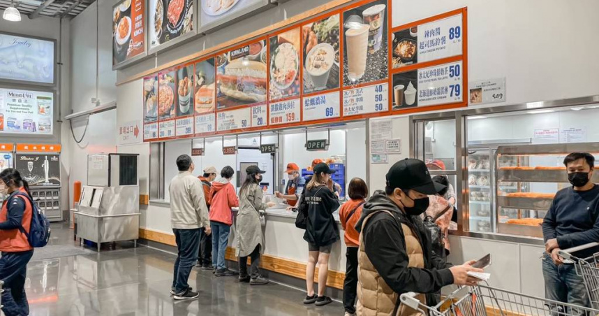 Costco熟食配料區正式回歸，洋蔥、醬料、酸黃瓜任君搭配，引發會員熱議。（圖／報系資料照）