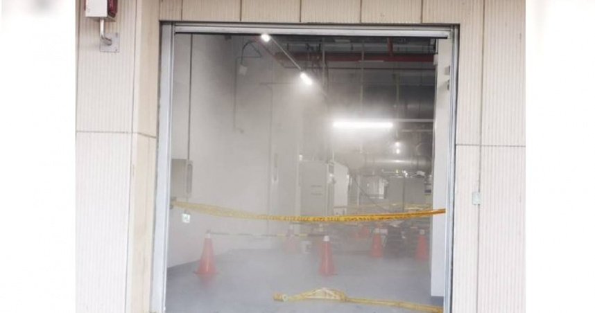 台中美光廠白色氣體外洩12人送醫。（圖 ／翻攝畫面）