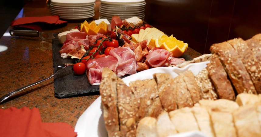 消夜到底能不能吃，來聽專業醫師的說法。（示意圖／pixabay）