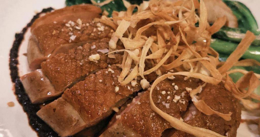 北市1間位於大安區獲得米其林指南推薦的義式餐廳驚傳疑似食安事件，有顧客抱怨在9日用餐完後，隔天上吐下瀉、發燒、全身酸痛。北市衛生局表示，已派員前往餐廳稽查，並要求改善現場缺失，至於食品檢體須1至2周出爐，若違反《食安法》將處以6萬到2億元罰鍰。（圖／網友sammy__1102提供）