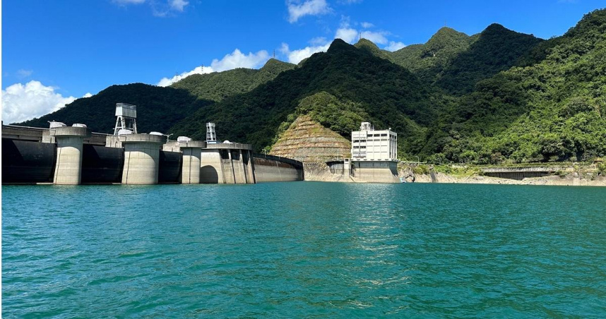 翡翠水庫供水給大台北地區超過600萬人，位在水源區的新北市坪林區有不少茶農改採有機方式種茶，希望保住優質水源。（圖／翻攝自翡翠水庫管理局官網）