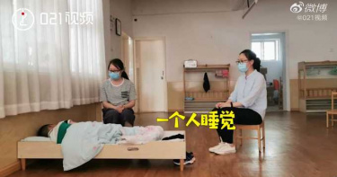 吃飯、午睡「2老師緊盯」! 幼稚園開學只來他1個
