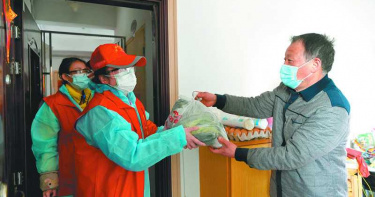 疫情封城讓「社區團購」消費規模翻倍 大型快遞、網路巨頭紛紛搶進