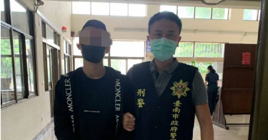 警方瓦解詐騙集團，22歲顏姓主嫌靠著詐騙行業，開豪車住豪宅，終被警方逮獲。（圖／讀者提供）