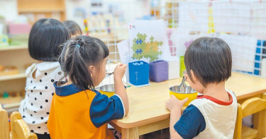 教育部大幅調高公立幼兒園學童每日餐點費，讓他們吃得豐富又健康。（圖／教育部提供／中國時報林志成台北傳真）