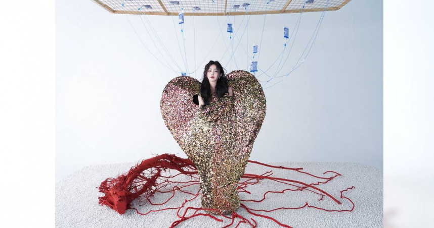 KIAH推出新專輯《女口》。（圖／綺亞音樂提供）