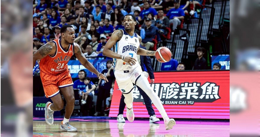 金恩10日拿下19分、10籃板及6助攻。(圖／台北富邦勇士提供)