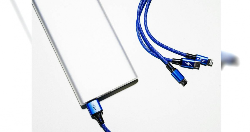 中國大陸知名行動電源品牌「羅馬仕（ROMOSS）」繼出現品管問題後，又被爆出公司高層已潛逃至馬來西亞。（示意圖／Pexels）