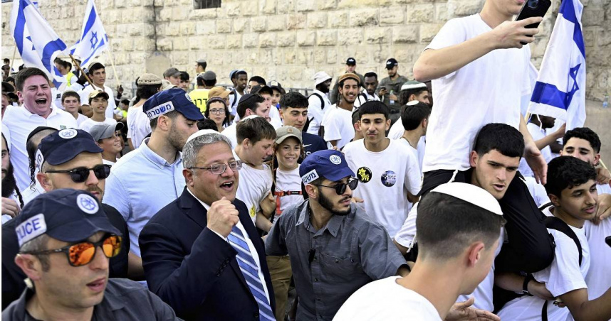 以色列極右翼國家安全部長伊塔馬爾本格維爾（Itamar Ben-Gvir）近日前往阿克薩清真寺公開祈禱。（圖／達志／美聯社）