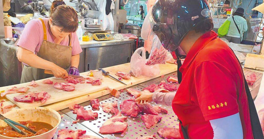 國內豬價飆破每公斤110元大關，創下史上新高，13日增加休市1天。（本報資料照片）