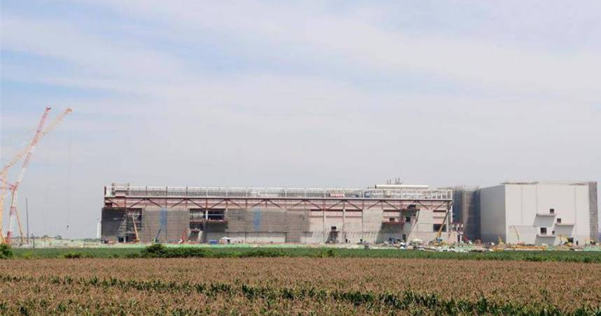 台積電嘉義廠工地1日傳出男性工人遭2萬伏，送醫搶救中。（圖／報系資料照）